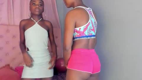 nalaandzuri ebony lesbian blackgirls online show from October 24, 10:55 am