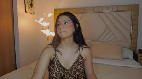 Snapshot of nalah_gomez_ chatting on July 31, 10:31 pm Nalah online show from July 31, 10:31 pm