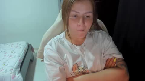 Snapshot of namibecker chatting on January 8, 12:28 am Nami online show from January 8, 12:28 am