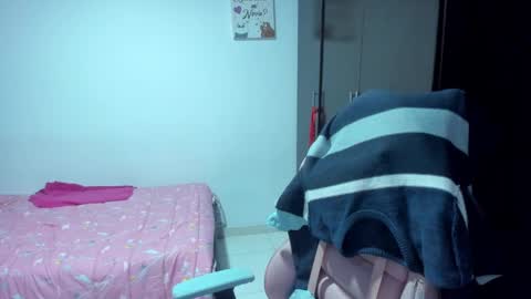 Snapshot of namibecker chatting on February 15, 2:04 am Nami online show from February 15, 2:04 am