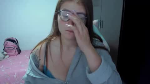 Snapshot of namibecker chatting on March 4, 1:55 am Nami online show from March 4, 1:55 am