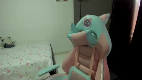 Snapshot of namibecker chatting on March 4, 9:43 pm Nami online show from March 4, 9:43 pm