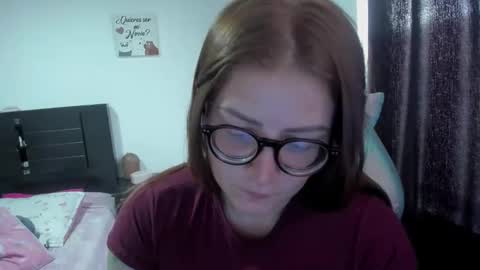 Snapshot of namibecker chatting on December 4, 8:28 pm Nami online show from December 4, 8:28 pm