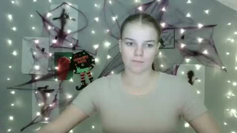 Snapshot of nana_new chatting on October 2, 8:10 am Nana online show from October 2, 8:10 am