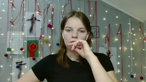 Snapshot of nana_new chatting on December 3, 4:27 pm Nana online show from December 3, 4:27 pm