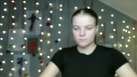 Snapshot of nana_new chatting on December 5, 9:18 am Nana online show from December 5, 9:18 am