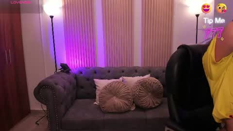 Snapshot of nanaa_snow chatting on June 28, 3:23 am Nanaa snow online show from June 28, 3:23 am