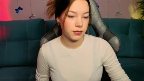 Maeve online show from December 14, 8:20 am