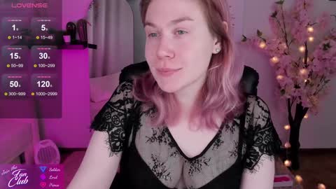 Snapshot of nancy_sun_ chatting on December 7, 10:45 am Nancy online show from December 7, 10:45 am