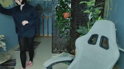 nancymartinez online show from December 15, 5:01 am