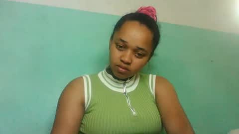 Snapshot of nandrianina416143 chatting on July 16, 5:02 am nandrianina416143 online show from July 16, 5:02 am