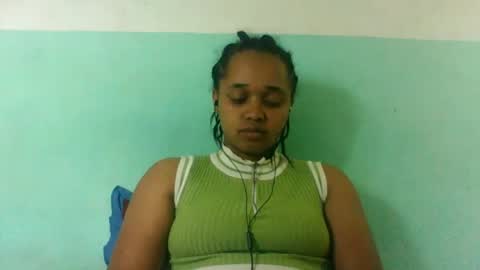 Snapshot of nandrianina416143 chatting on July 22, 6:27 am nandrianina416143 online show from July 22, 6:27 am