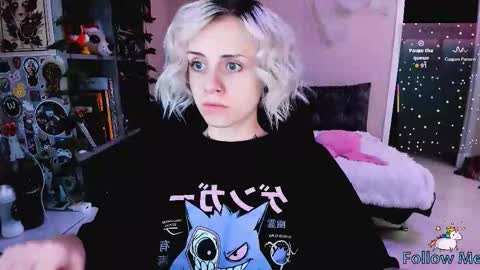 Snapshot of nanitamoore chatting on October 30, 8:53 pm Monday-Friday 12-4 AM and 6-9 AM New York time online show from October 30, 8:53 pm