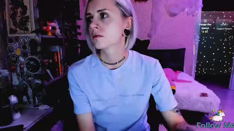 Snapshot of nanitamoore chatting on November 1, 8:11 pm Monday-Friday 12-4 AM and 6-9 AM New York time online show from November 1, 8:11 pm