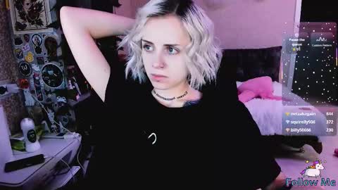 Snapshot of nanitamoore chatting on November 7, 9:15 pm Monday-Friday 12-4 AM and 6-9 AM New York time online show from November 7, 9:15 pm