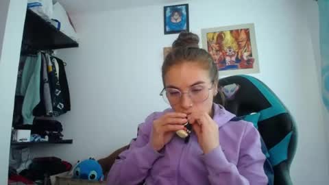nanna yoshi online show from July 27, 8:49 pm