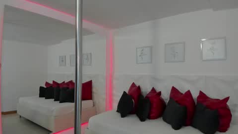 Snapshot of naomi_amoretti chatting on February 10, 4:44 pm Naomi Amoretti online show from February 10, 4:44 pm