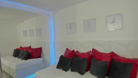 Snapshot of naomi_amoretti chatting on February 25, 4:49 pm Naomi Amoretti online show from February 25, 4:49 pm