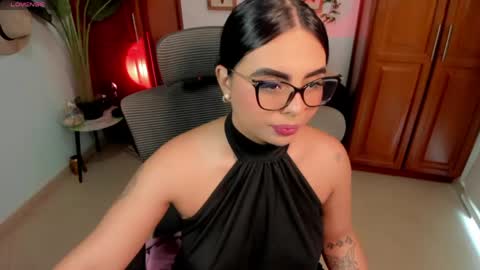 Snapshot of naomi_aniston chatting on May 22, 2:22 pm naomi_aniston online show from May 22, 2:22 pm