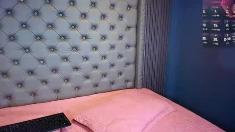 NAOMI online show from April 1, 6:49 pm