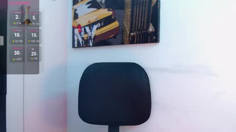 Snapshot of naomi_delux_hm chatting on September 15, 1:05 am NAOMI online show from September 15, 1:05 am