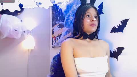 Snapshot of naomi_delux_hm chatting on October 10, 1:26 am NAOMI online show from October 10, 1:26 am