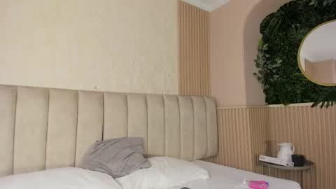 Naomi online show from April 13, 1:05 pm