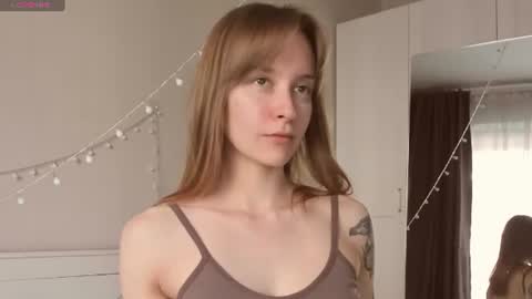 Snapshot of naomi_oops chatting on June 19, 3:27 pm Naomi online show from June 19, 3:27 pm