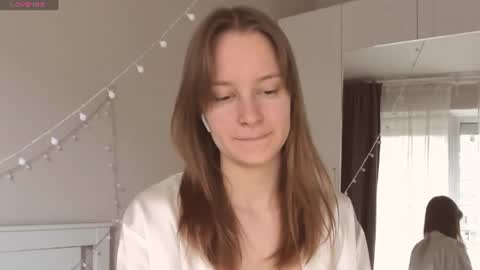Snapshot of naomi_oops chatting on July 5, 1:40 pm Naomi online show from July 5, 1:40 pm