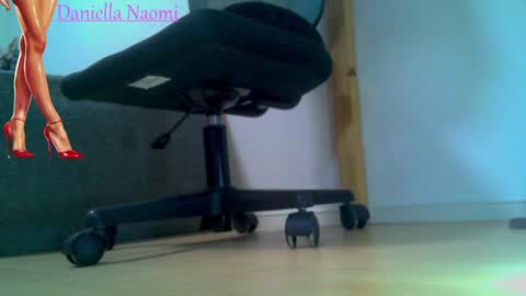 Daniella Naomi online show from December 6, 9:32 am