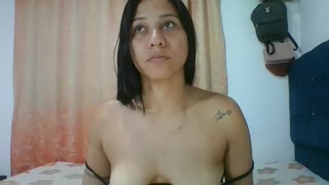 Snapshot of naomi_sweet420 chatting on November 5, 11:49 pm Mia online show from November 5, 11:49 pm