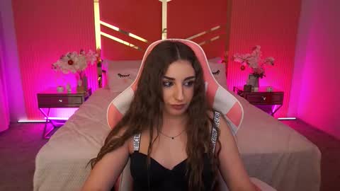 naomibaae online show from December 22, 1:13 am