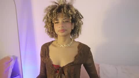 naomidawson online show from April 2, 1:36 am