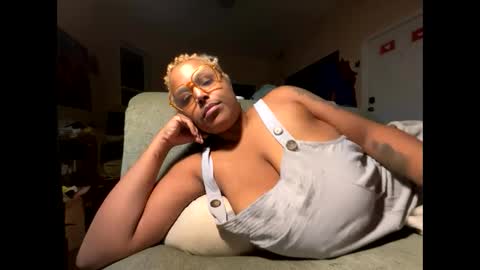 Naomigiirl6 online show from January 25, 9:15 am
