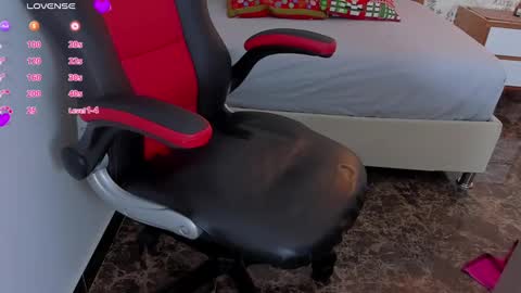 Naomi  online show from December 24, 12:33 pm