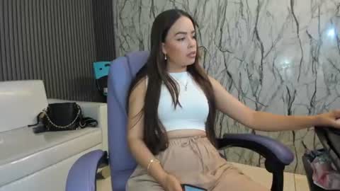 Snapshot of naomis_36 chatting on July 12, 1:35 pm Naomis online show from July 12, 1:35 pm