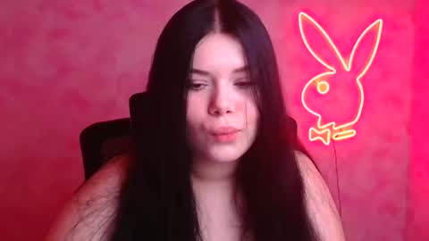 Snapshot of naomivibes chatting on November 18, 12:31 pm Naomi online show from November 18, 12:31 pm