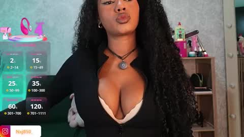 Naomi     online show from December 1, 2:38 am