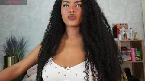 Naomi     online show from April 12, 10:59 pm