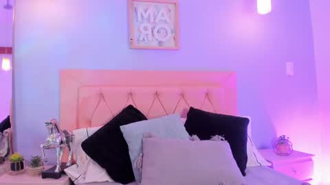 Snapshot of naomy_gyal_ chatting on July 3, 8:04 pm Naomy online show from July 3, 8:04 pm