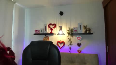 Snapshot of naomy_stanley chatting on February 22, 7:23 pm Naomy Stanley online show from February 22, 7:23 pm