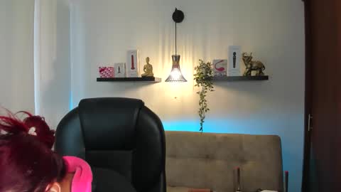 Snapshot of naomy_stanley chatting on March 1, 8:33 pm Naomy Stanley online show from March 1, 8:33 pm