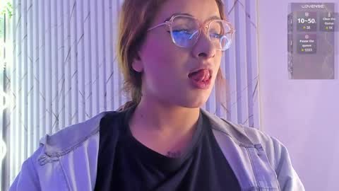 Naomy  online show from April 8, 2:55 am