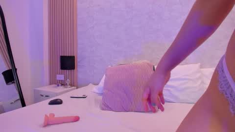 NAOMY  online show from November 12, 2:39 pm