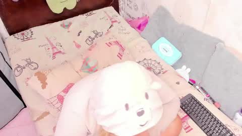 Snapshot of naomyfoxx1 chatting on May 17, 5:05 am Naomyfoxx online show from May 17, 5:05 am