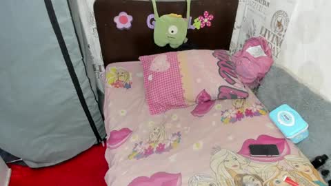 Snapshot of naomyfoxx1 chatting on July 1, 9:00 am Naomyfoxx online show from July 1, 9:00 am
