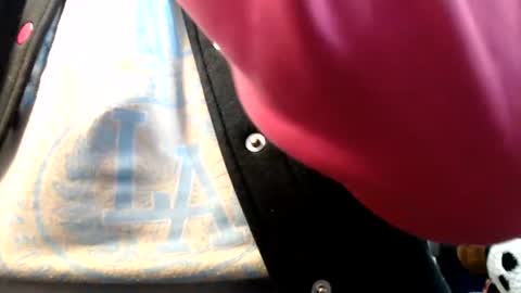 Snapshot of naomylux1 chatting on June 18, 1:28 am naomylux1 online show from June 18, 1:28 am