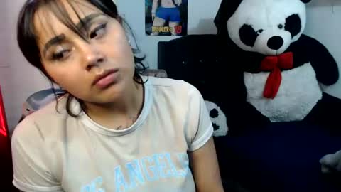 Snapshot of naomylux1 chatting on June 18, 7:29 pm naomylux1 online show from June 18, 7:29 pm