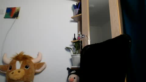 Snapshot of naomylux1 chatting on July 17, 7:04 am naomylux1 online show from July 17, 7:04 am