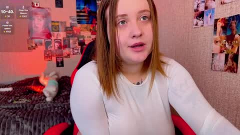 Naomy Rey online show from April 4, 11:40 am